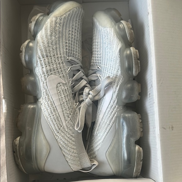Nike VaporMax Flyknit Shoes in Light Gray - Picture 1 of 4